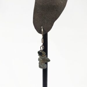 Labradoriitti korvakorut