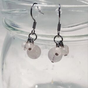 Ruusukvartsi korvakorut