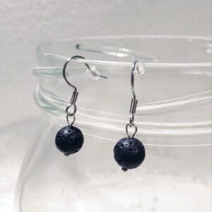 Laavakivi korvakorut