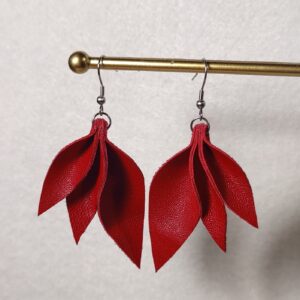 Kerttu – kierrätysnahkakorvakorut